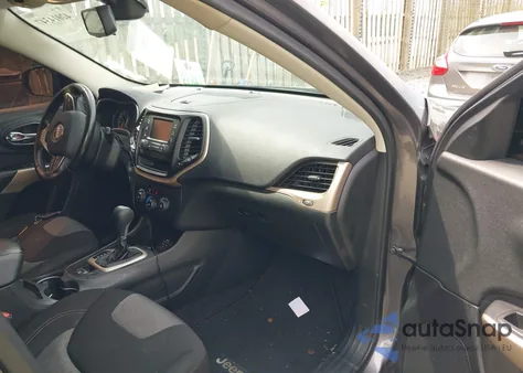 2018 Jeep Cherokee Latitude Fwd из США, поврежденный, VIN 1C4PJLCB4JD544828